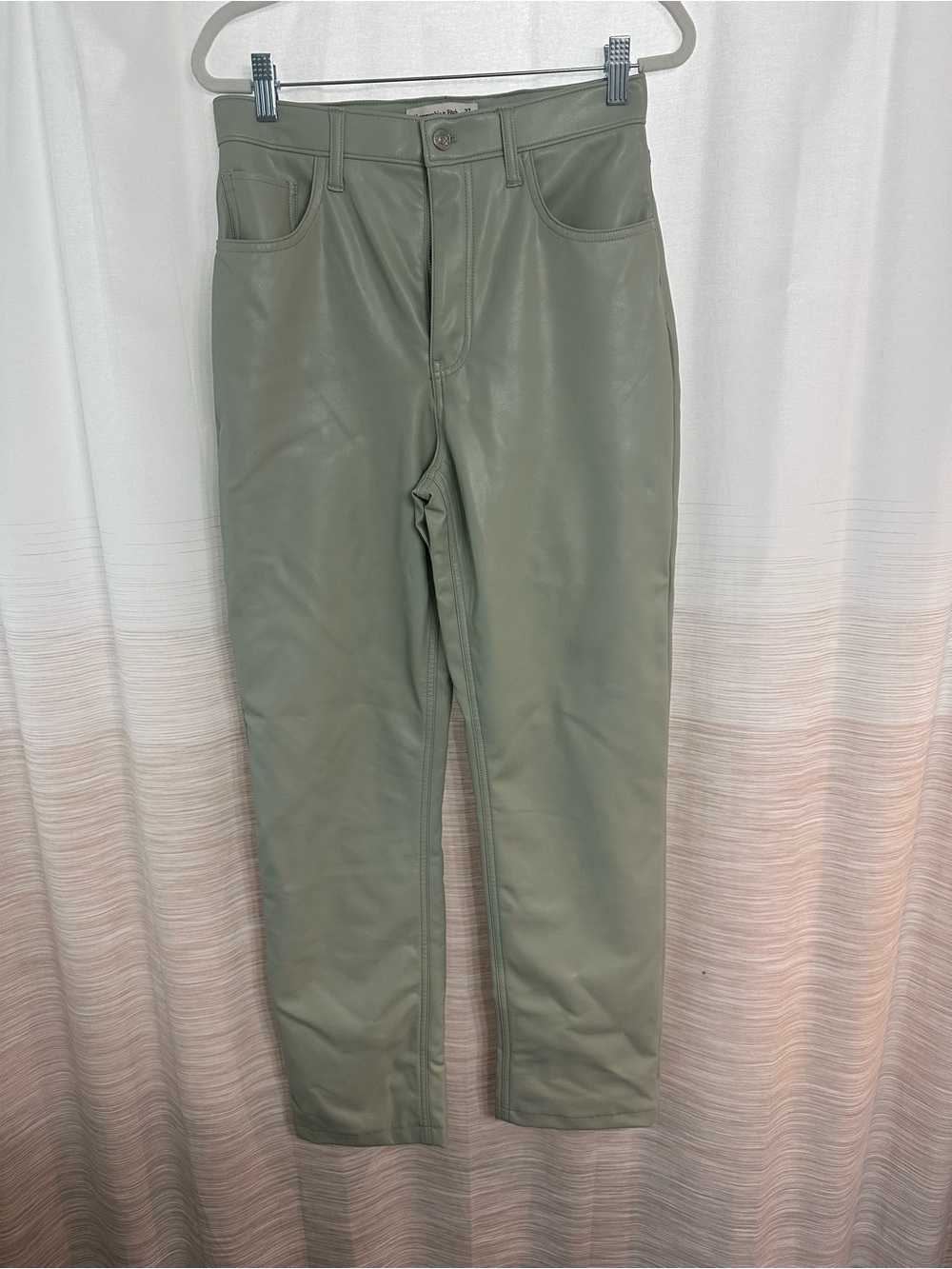 Abercrombie & Fitch 90’s Straight Ultra High Rise - Vegan Leather - Size 27